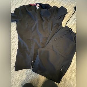 Black dickies scrubs super soft and stretchy.